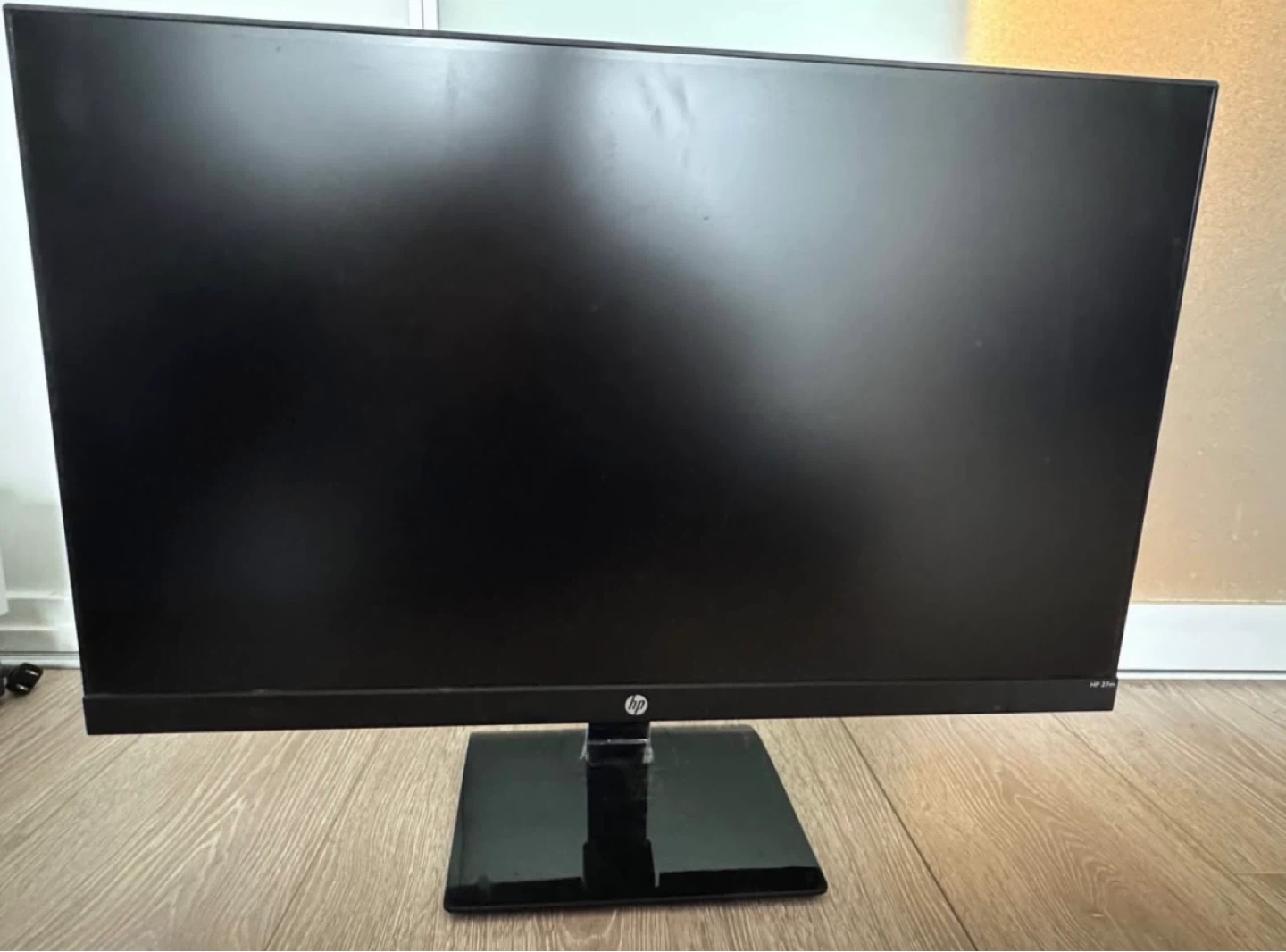 MOVE OUT SALE - NEED GONE TODAY - Full HD Monitor
