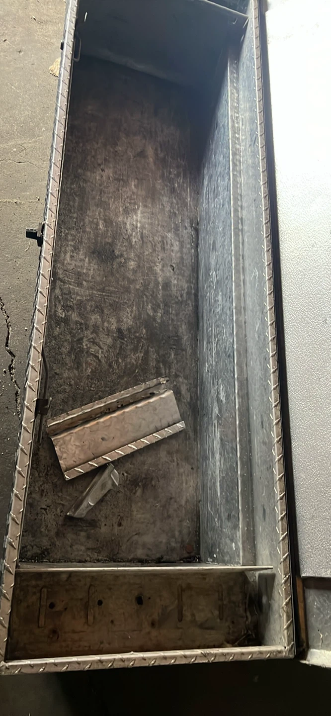 Goodyear Diamond Plate Truck Tool Box - photo 3