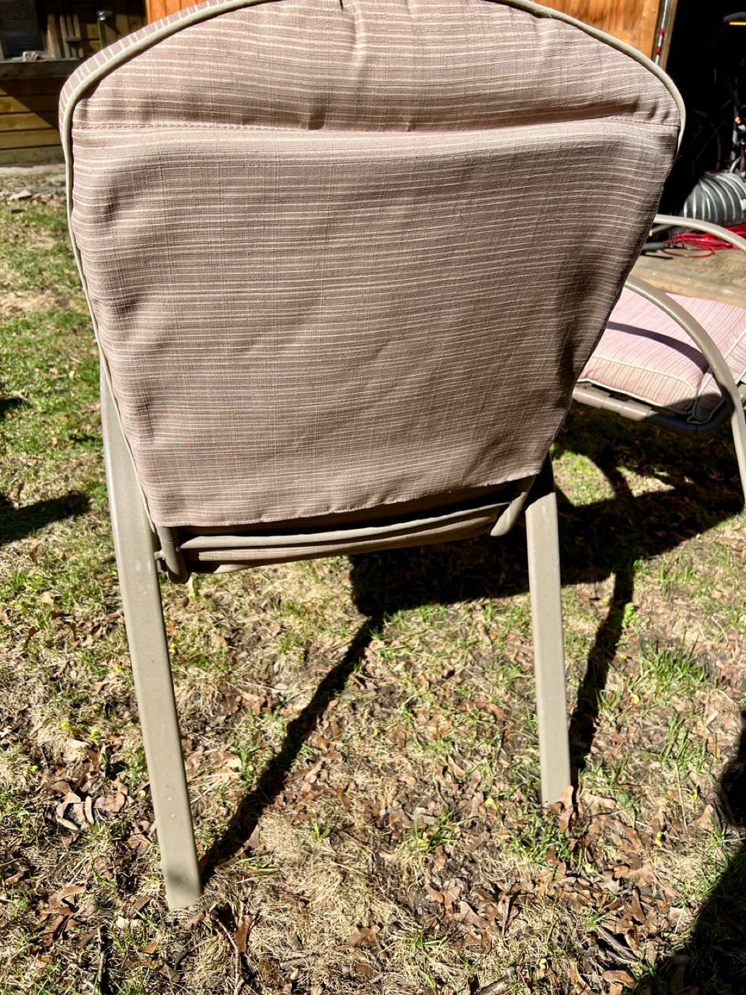 Pair of light tan striped patio high back chairs - photo 2