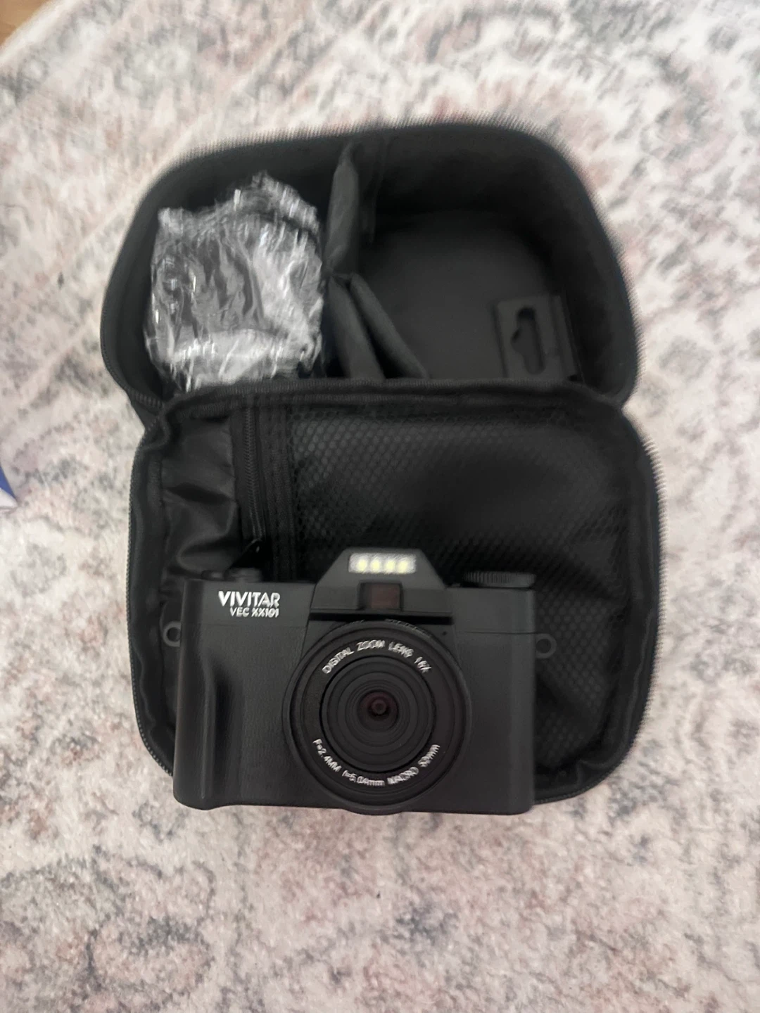 Digital Camera - photo 2