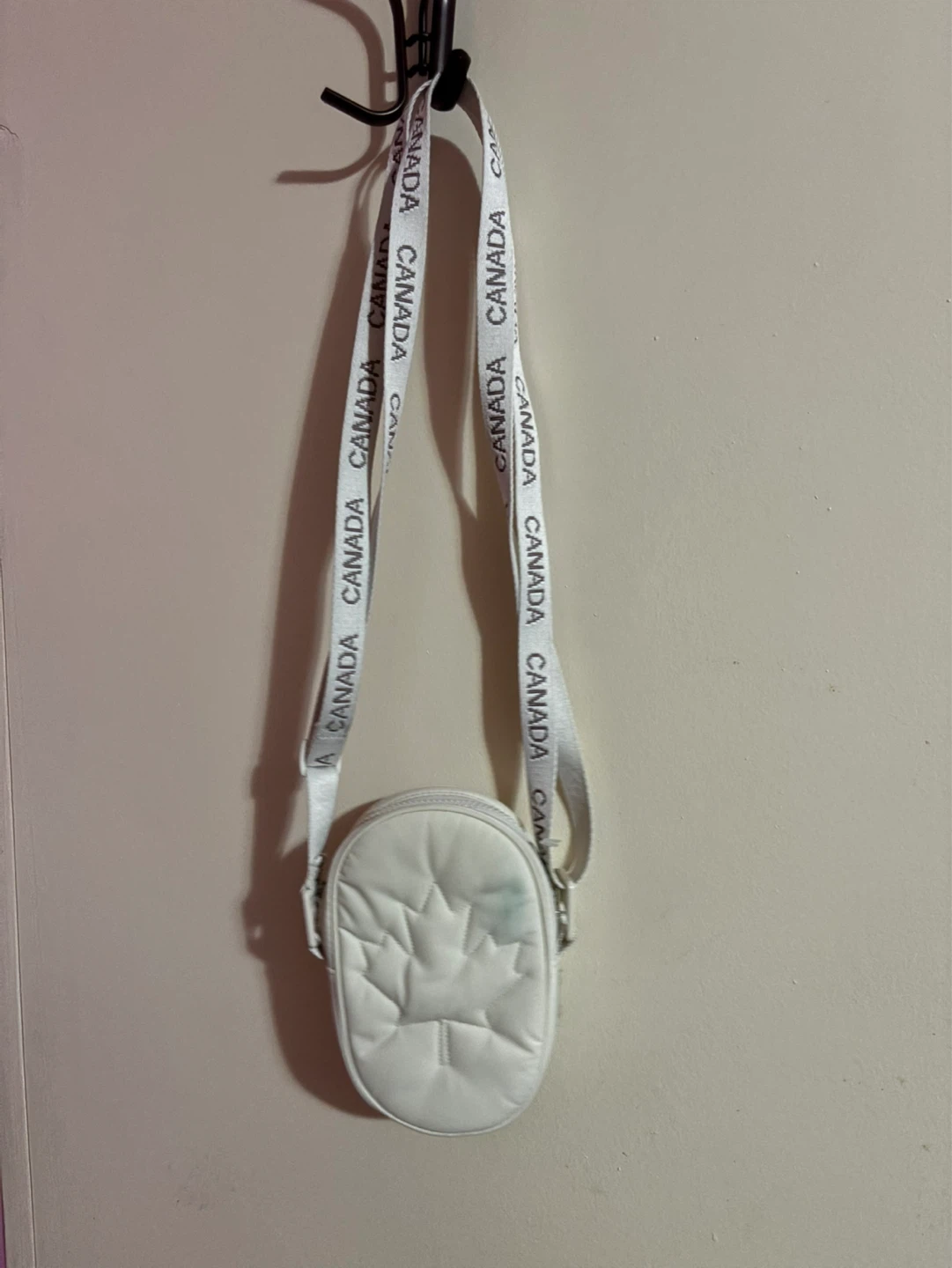 Lululemon White Maple Leaf Crossbody Bag - photo 4
