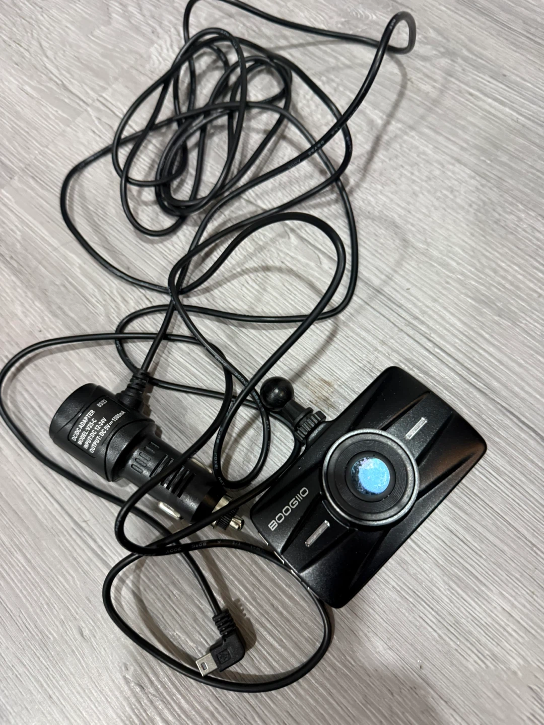 BoogiiO V25-C Dash Cam with DC Adapter