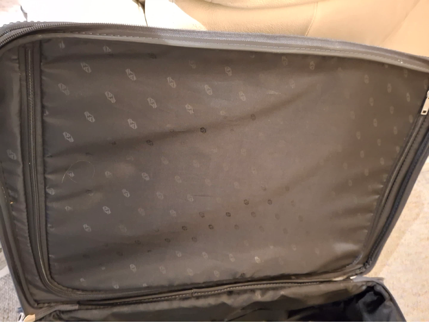 American Tourister grey suitcase - photo 5