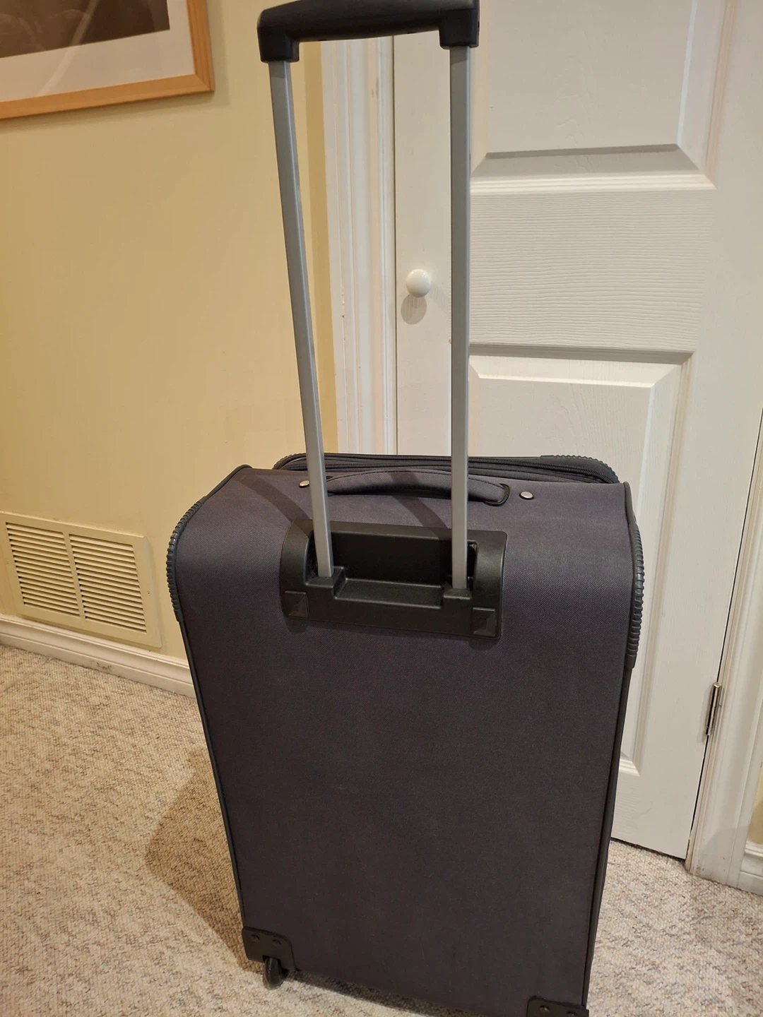 American Tourister grey suitcase - photo 2