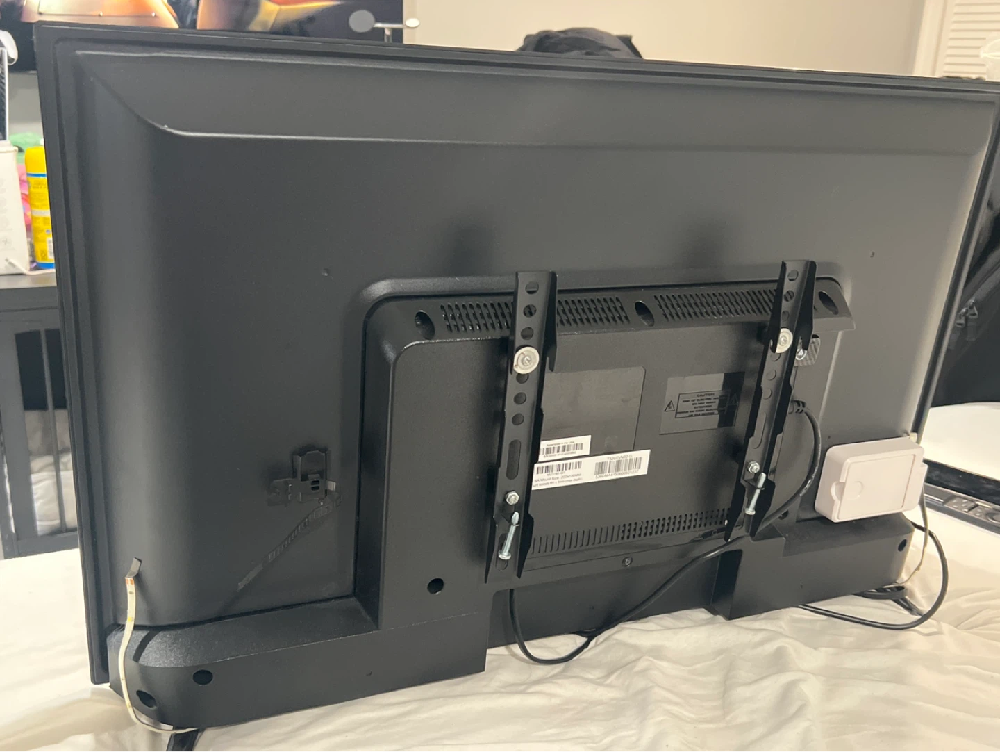 Onn. Roku TV 32-inch - photo 2
