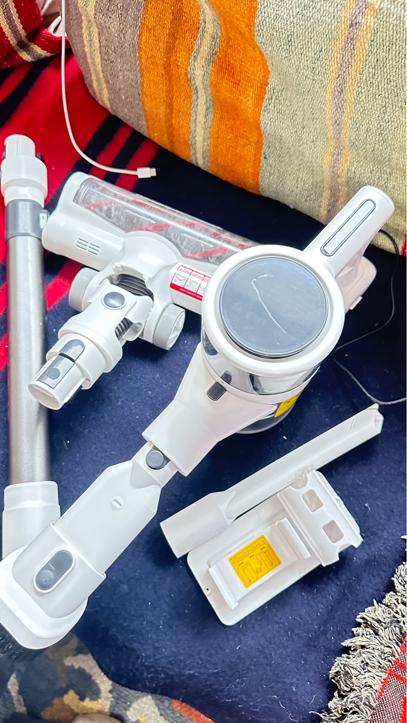 Cordless Vacuum Cleaner with Rechargeable Battery - photo 2