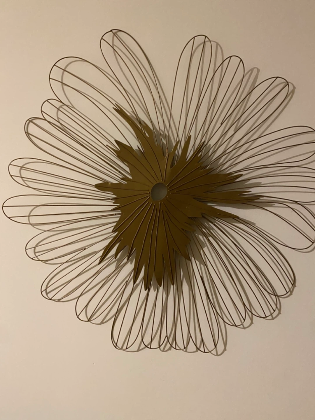 Metal Wire Daisy Wall Art