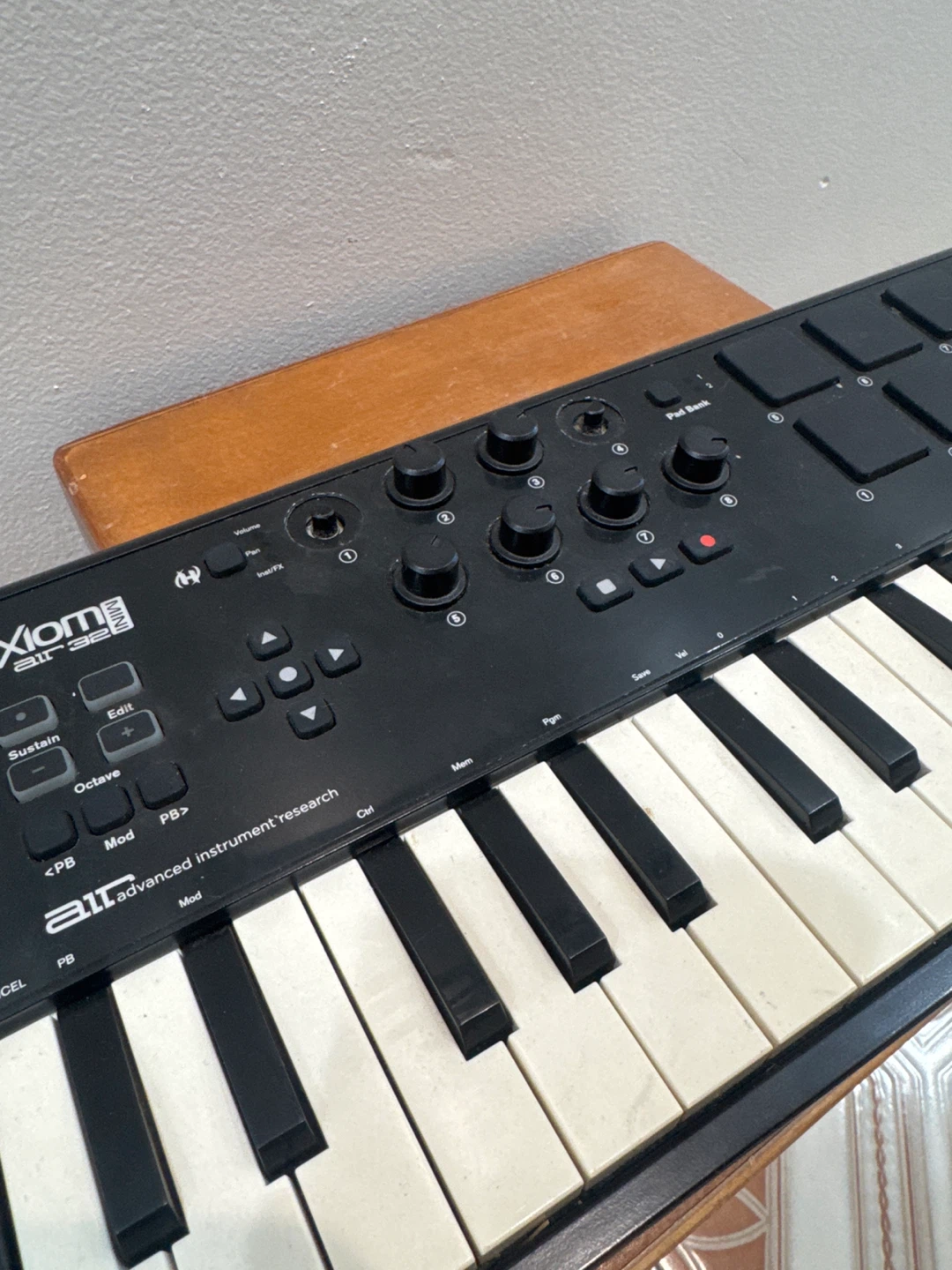 M-Audio Axiom A.I.R. Mini 32 USB MIDI Keyboard Controller - photo 3