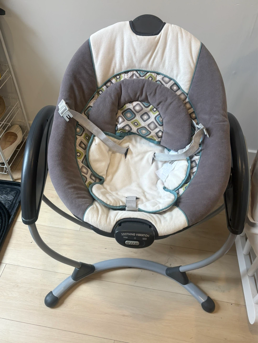 Baby Rocker with Soothing Vibration