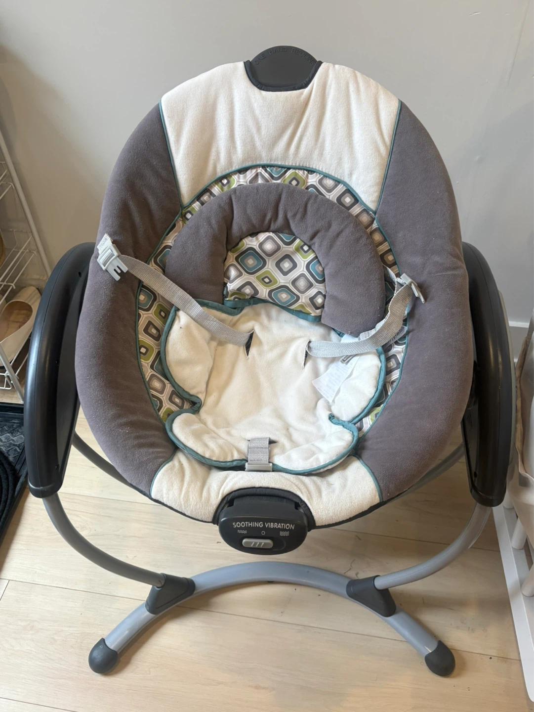 Baby Rocker with Soothing Vibration - photo 2