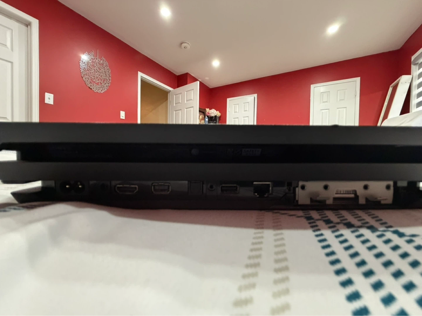 Sony PlayStation 4 Pro - photo 3
