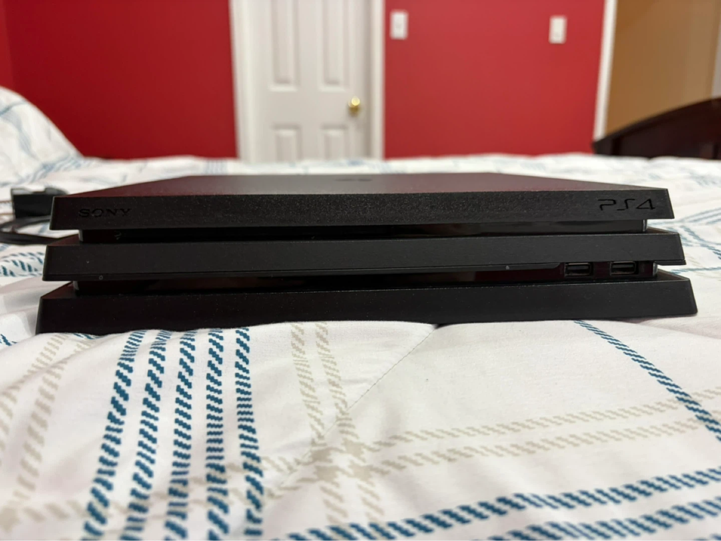 Sony PlayStation 4 Pro - photo 5