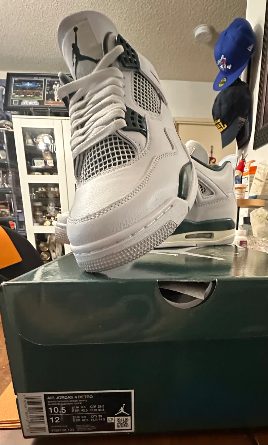 Air Jordan 4 Retro size 10.5 US  "Oxidized Green" Men's Shoes