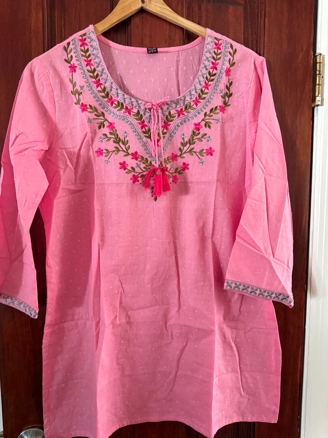Pink Embroidered Kurti Size L/40