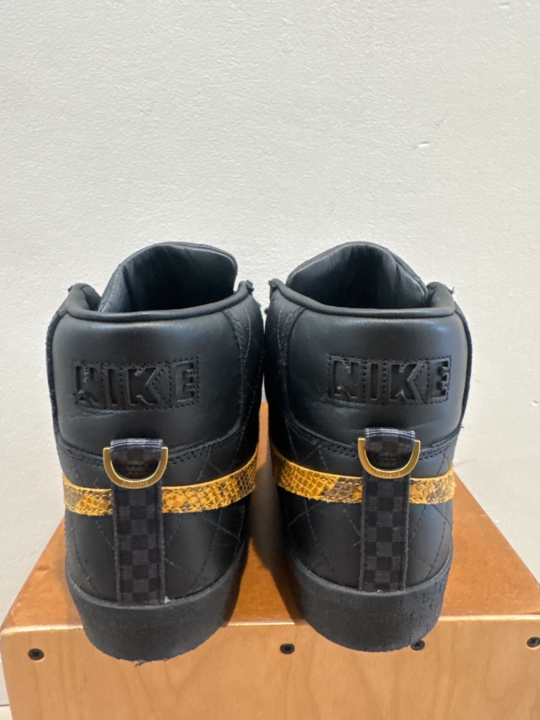 Nike Supreme Blazer Mid QS "Snakeskin" Black Gold Size 10 Men's - photo 2
