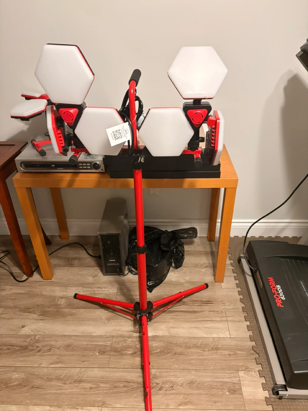 LED Work Light Tripod Stand Red - photo 2
