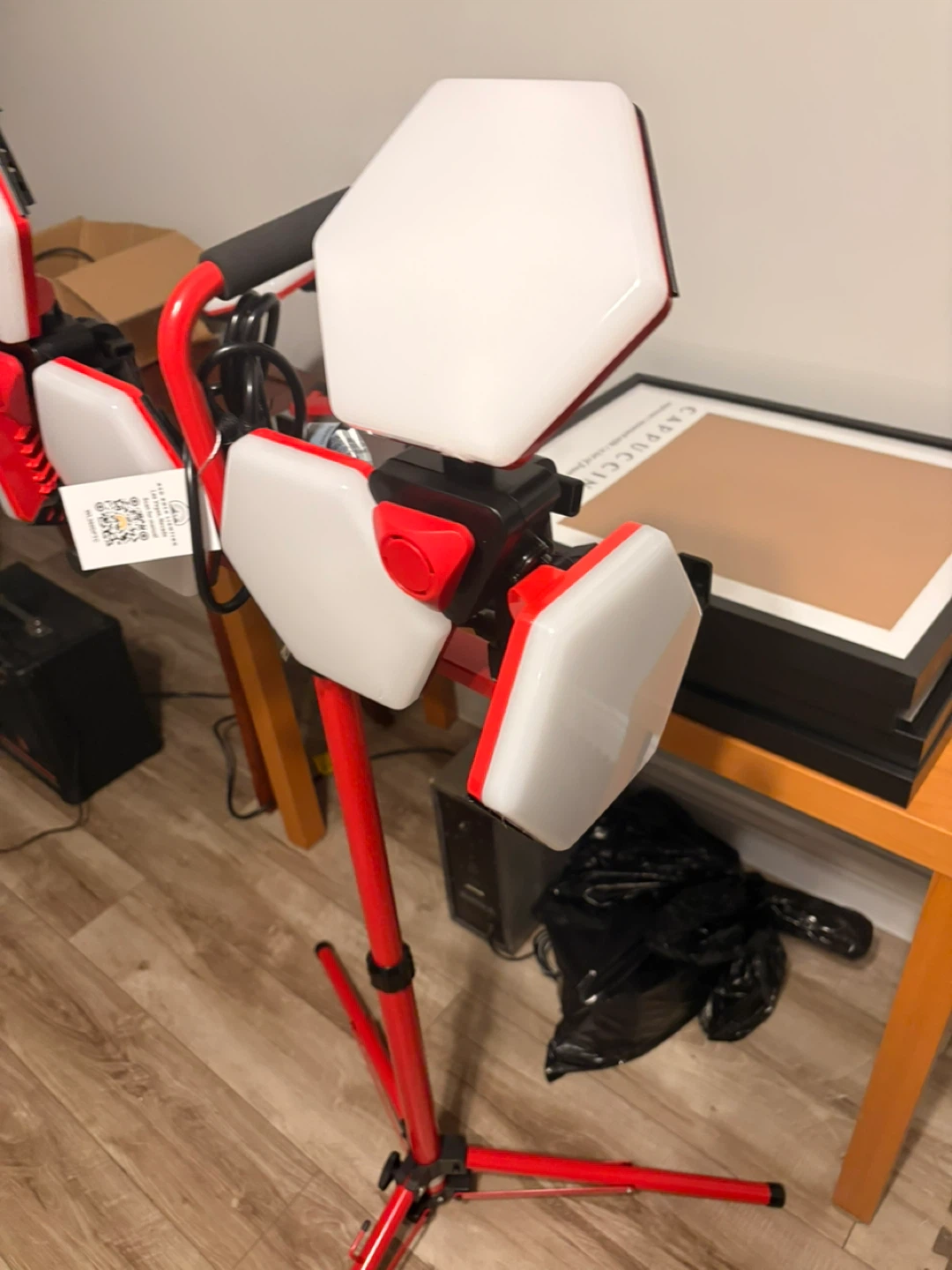 LED Work Light Tripod Stand Red - photo 3