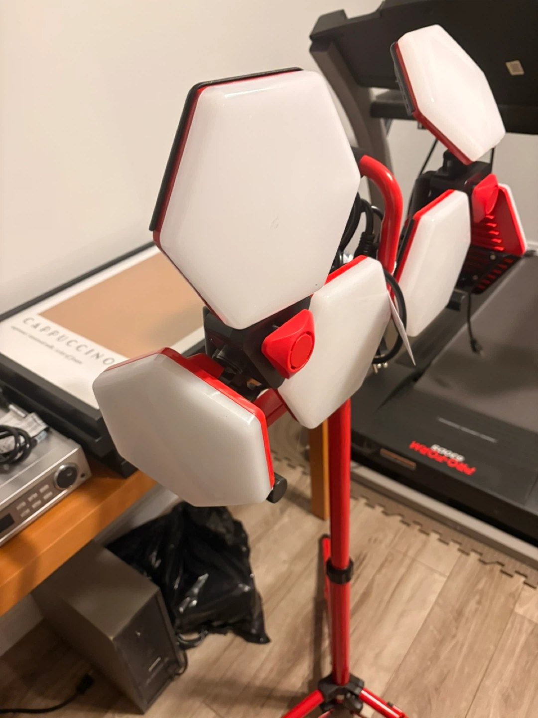 LED Work Light Tripod Stand Red - photo 4