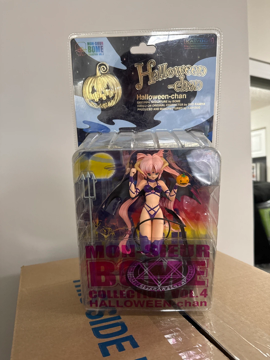 Kaiyodo Mon-Sieur Bome  Vol. 4 Halloween-chan Figure