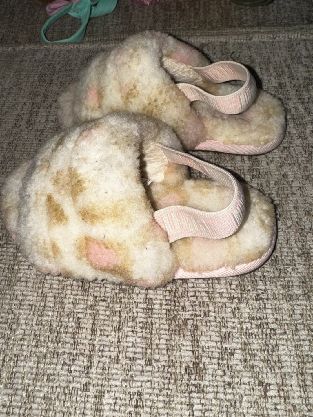 UGG Fluffy Slippers - photo 2
