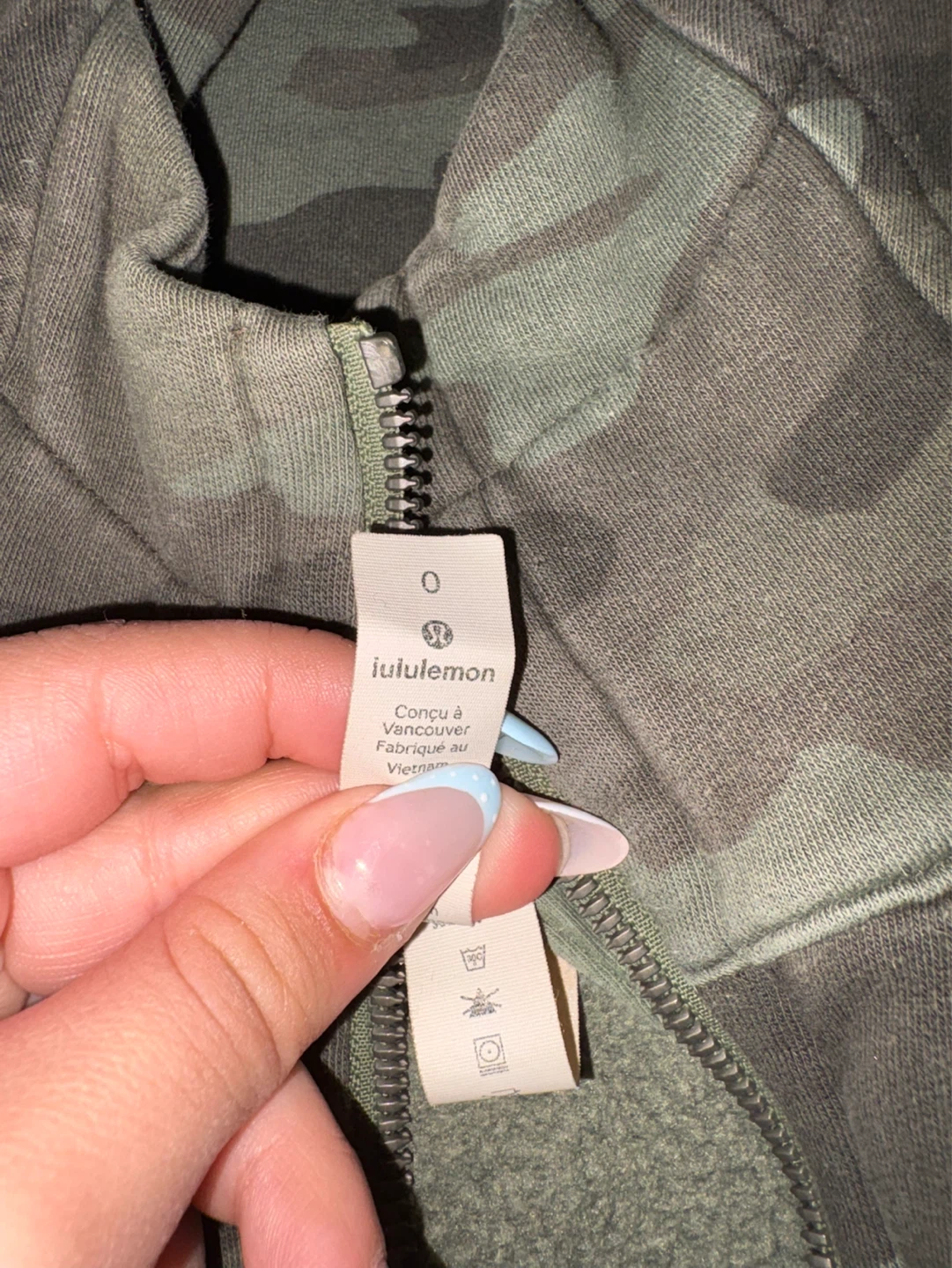 Lululemon Camo zip up - photo 3