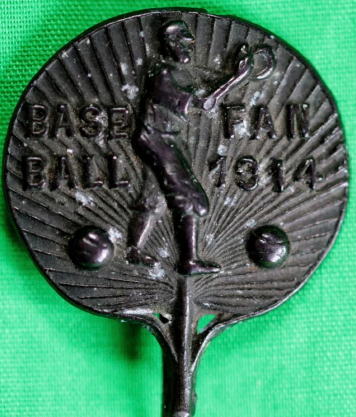 World War 1 - 1914 Baseball Fan Pin