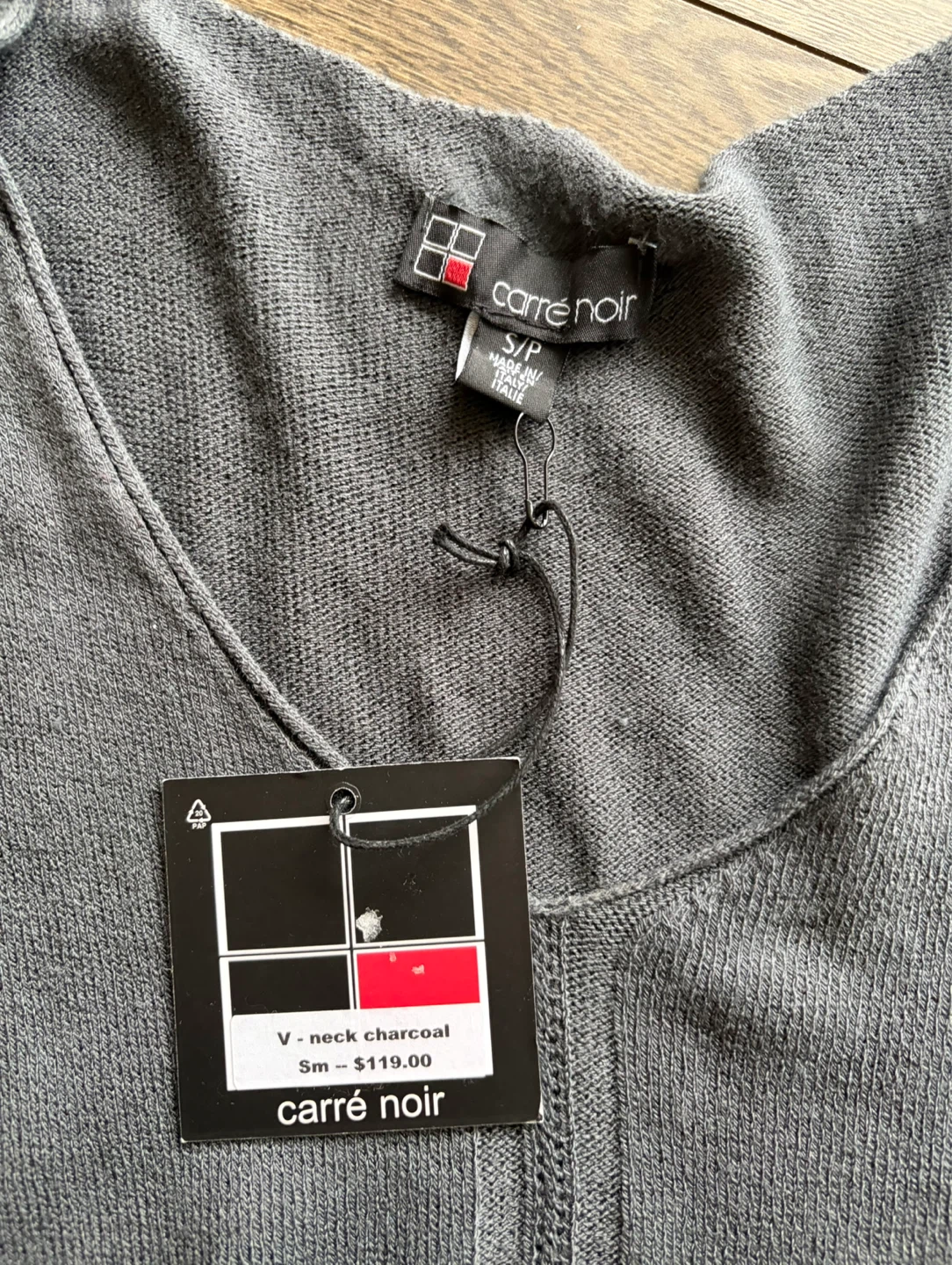 NEW-Carré Noir Grey V-Neck Sweater S/P - photo 3