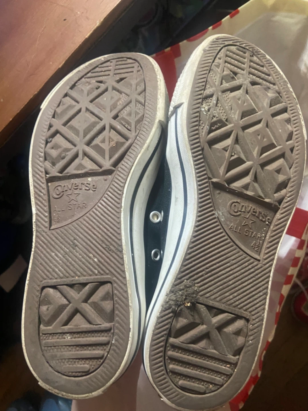 Converse low top size 6.5 women’s 4.5 mens - photo 4