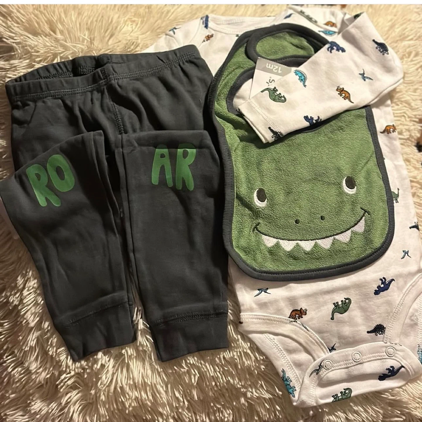 BOYS 3PC SUITE (SIZE: 12 MONTHS)