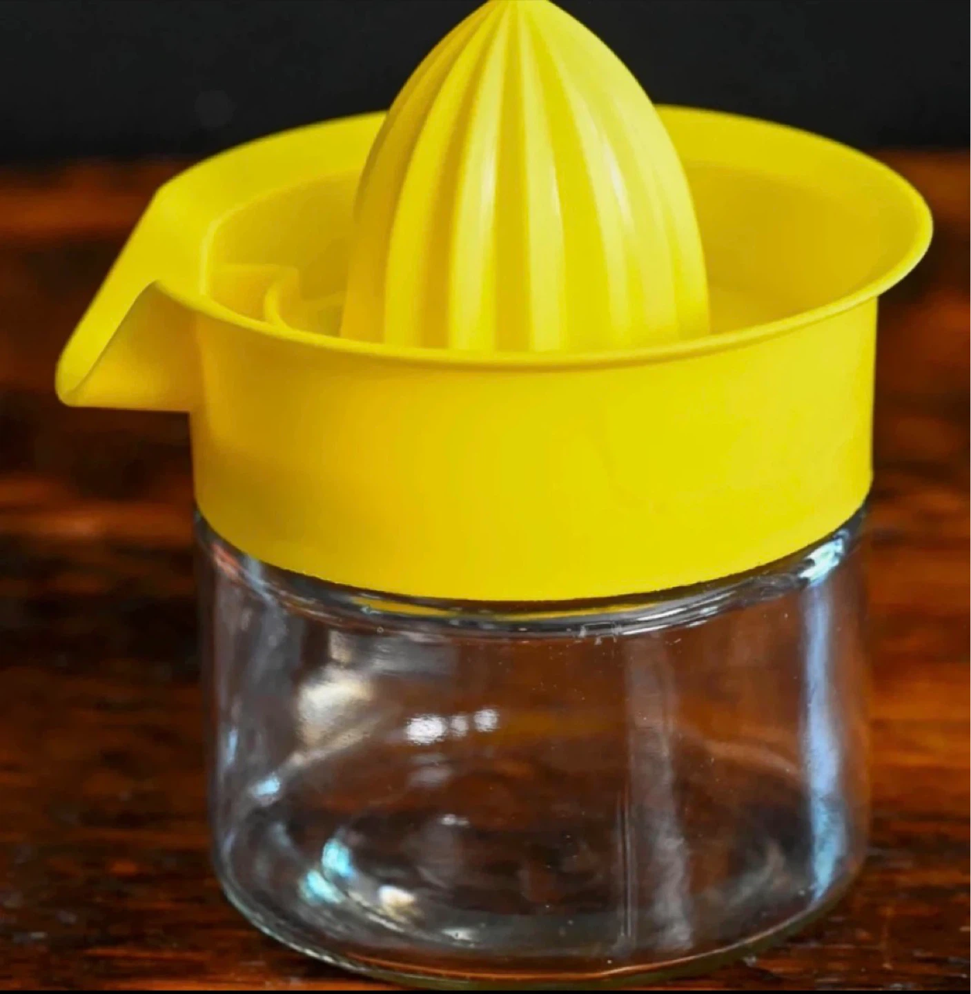 Yellow Citrus Juicer with Glass Jar