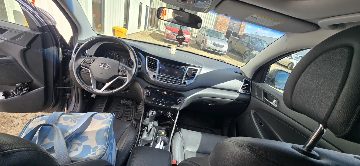 Hyundai Tucson SUV - photo 4