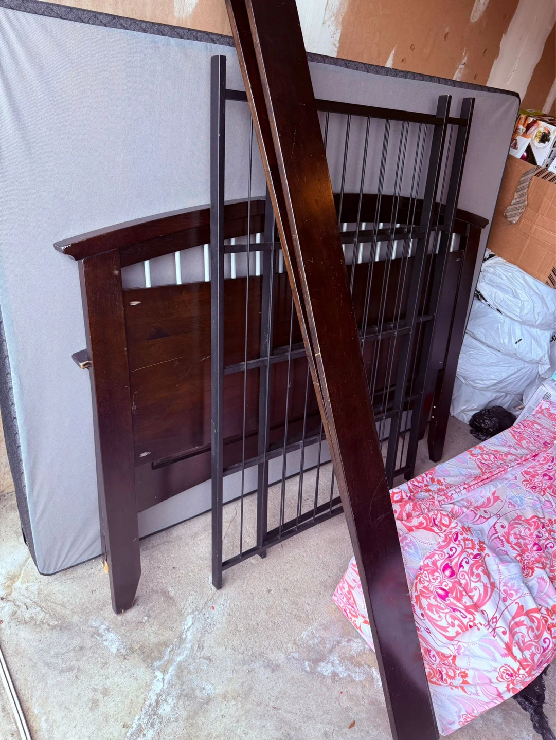 Queen size Dark Brown Wooden Bed Frame - photo 2