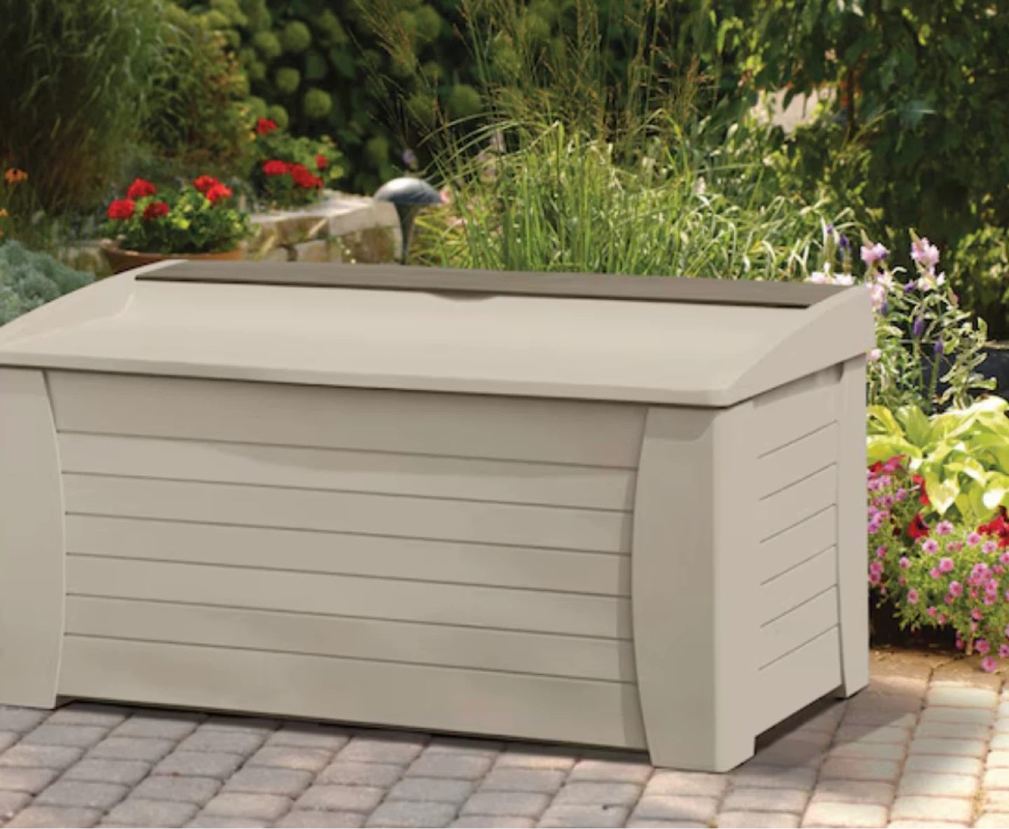Suncast Premium Deck Box with Seat - 127 Gallons - photo 4