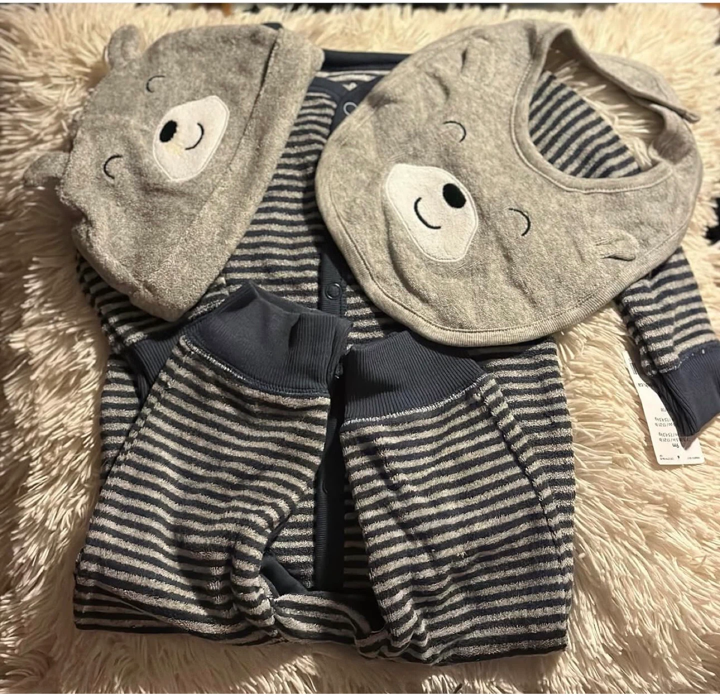BOYS 3PC SUITE ( SIZE: 9 MONTHS)