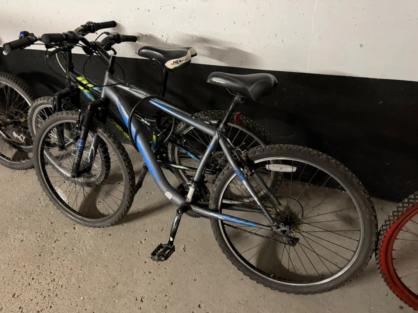 Hyper Boundary Trail Mountain Bike