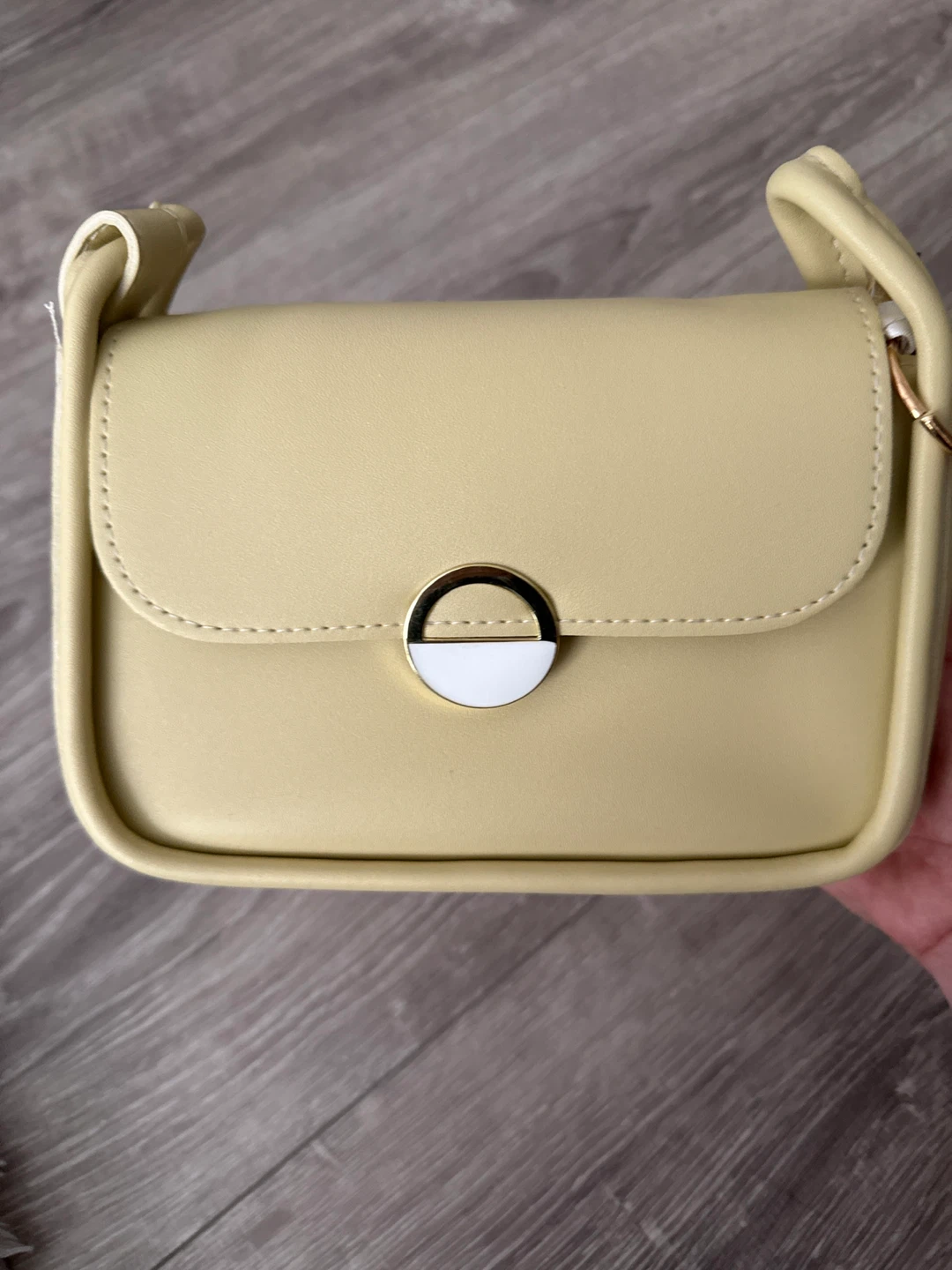 Pale Yellow Bag with Scarf