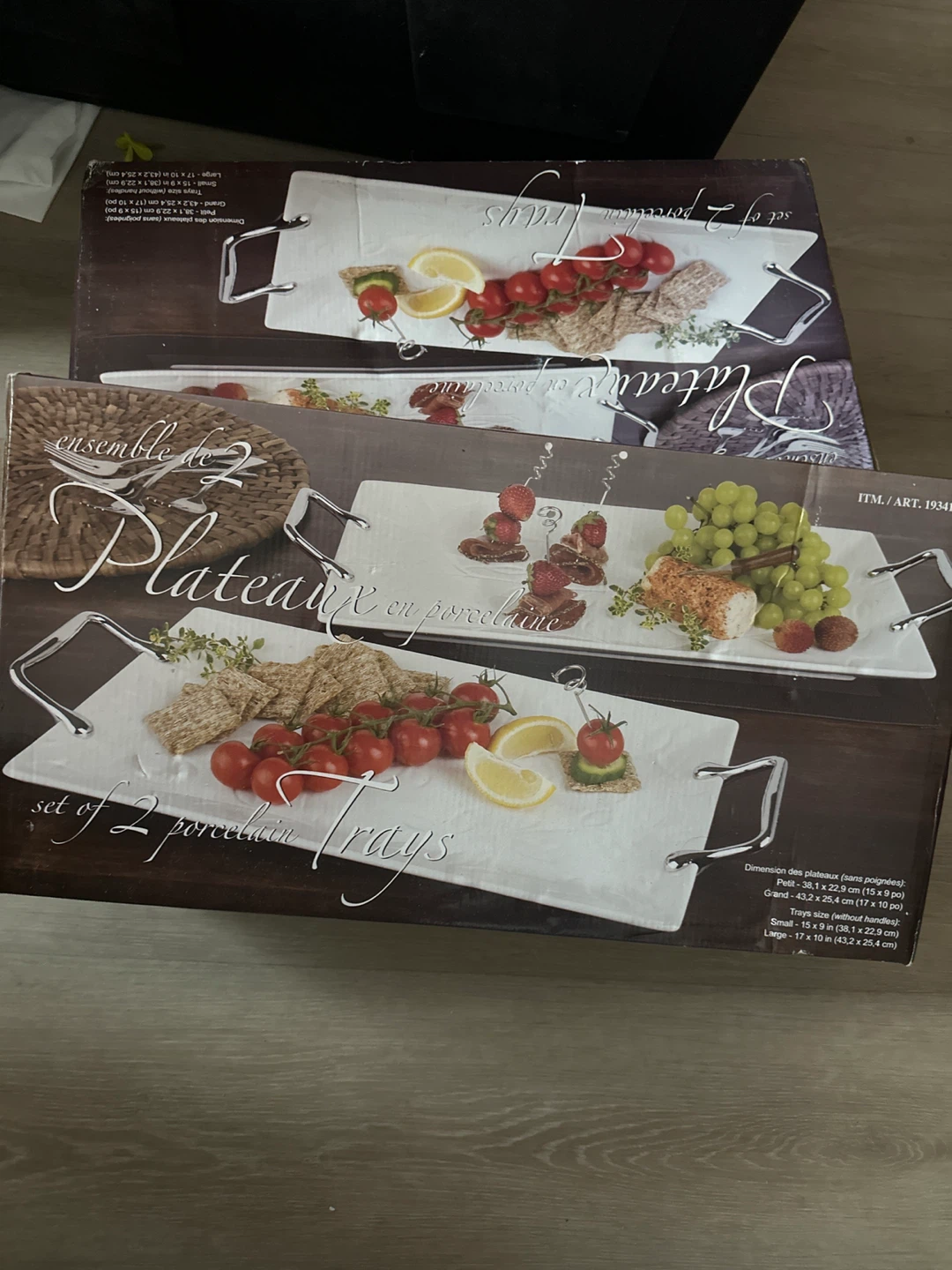 Set of 2 Porcelain Serving Trays with Handles