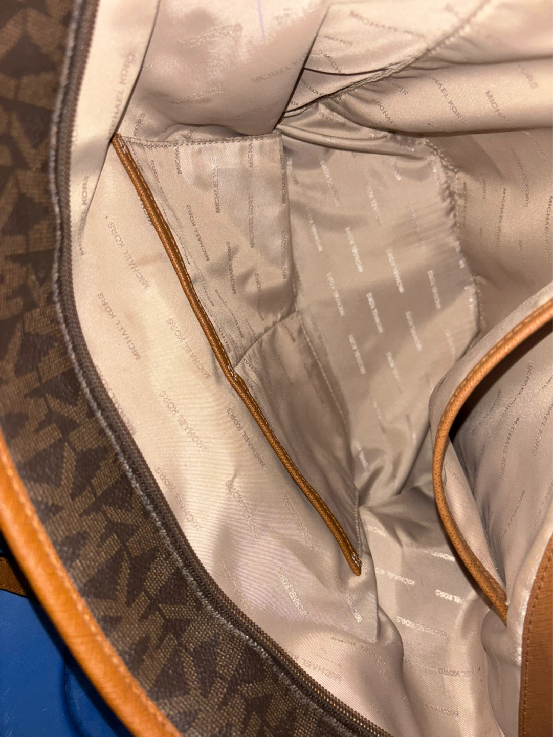 Michael Kors Signature Tote Bag - photo 3