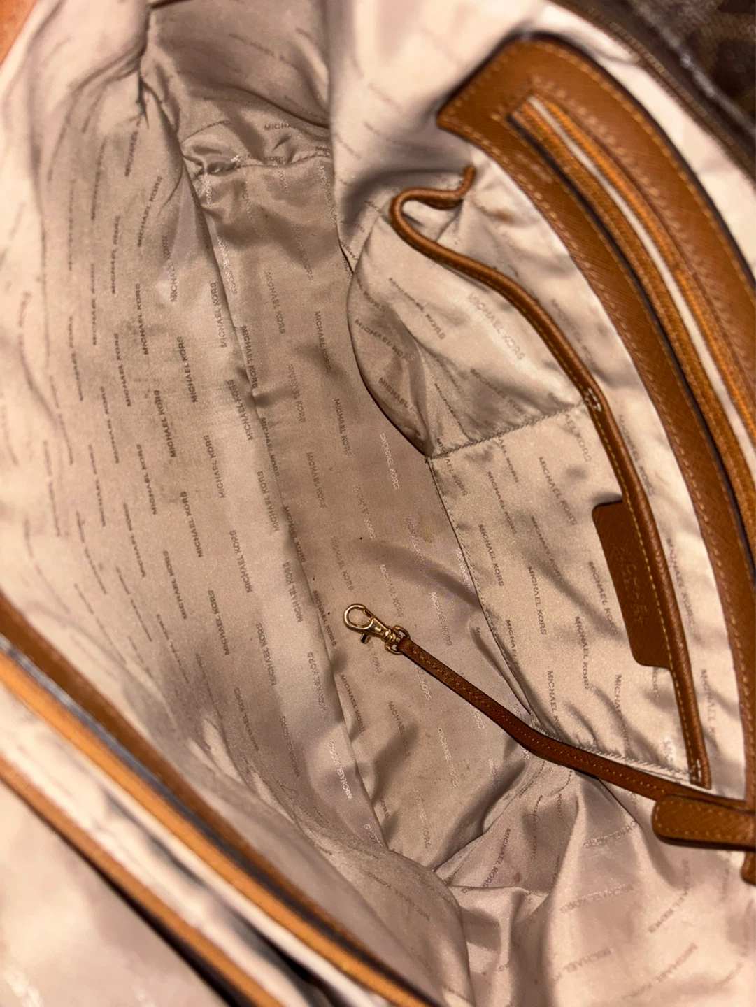 Michael Kors Signature Tote Bag - photo 4