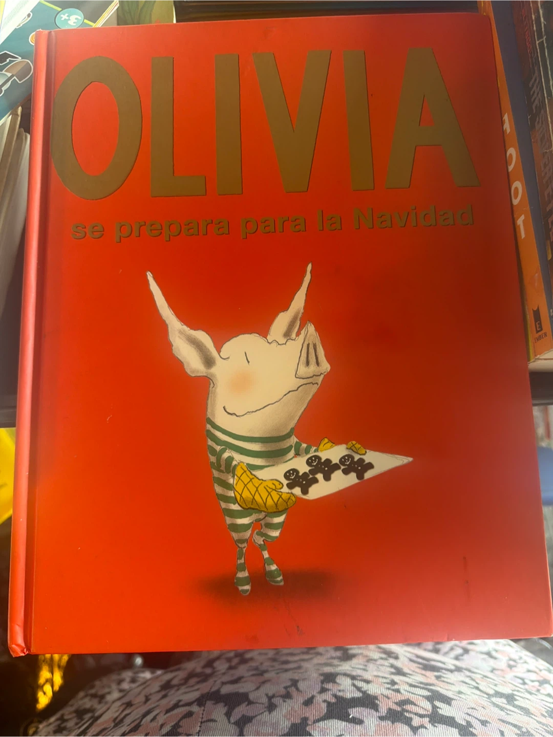 Olivia se Prepara para la Navidad Children's Book