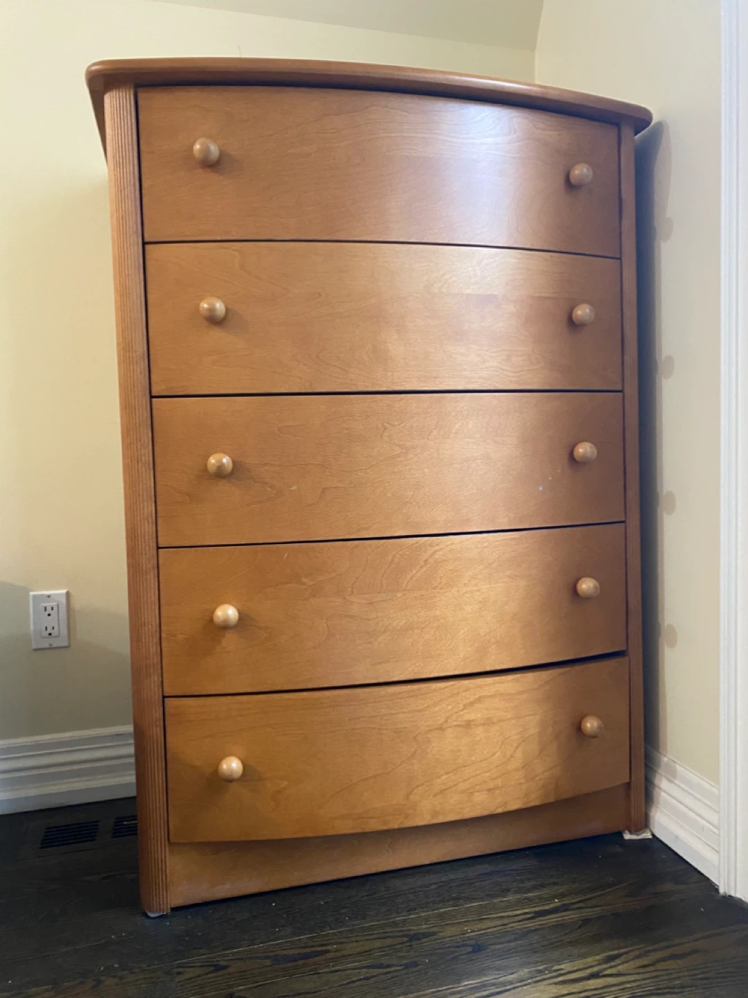Wooden Dresser with 5 Drawers