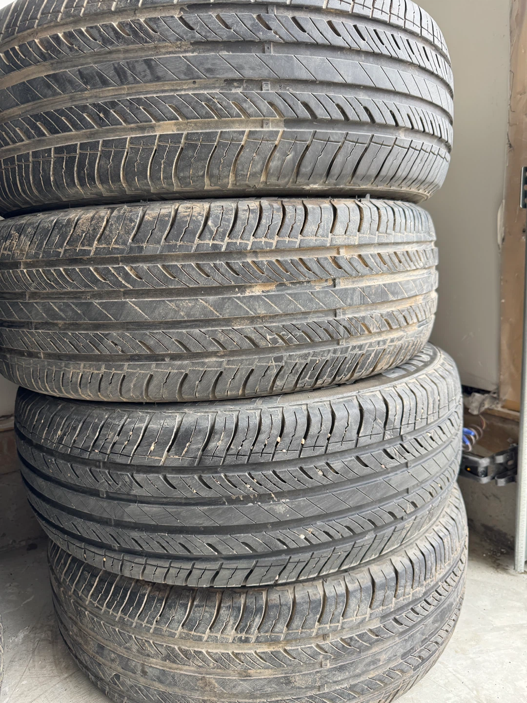 215/65r16 hercules roadtour 455