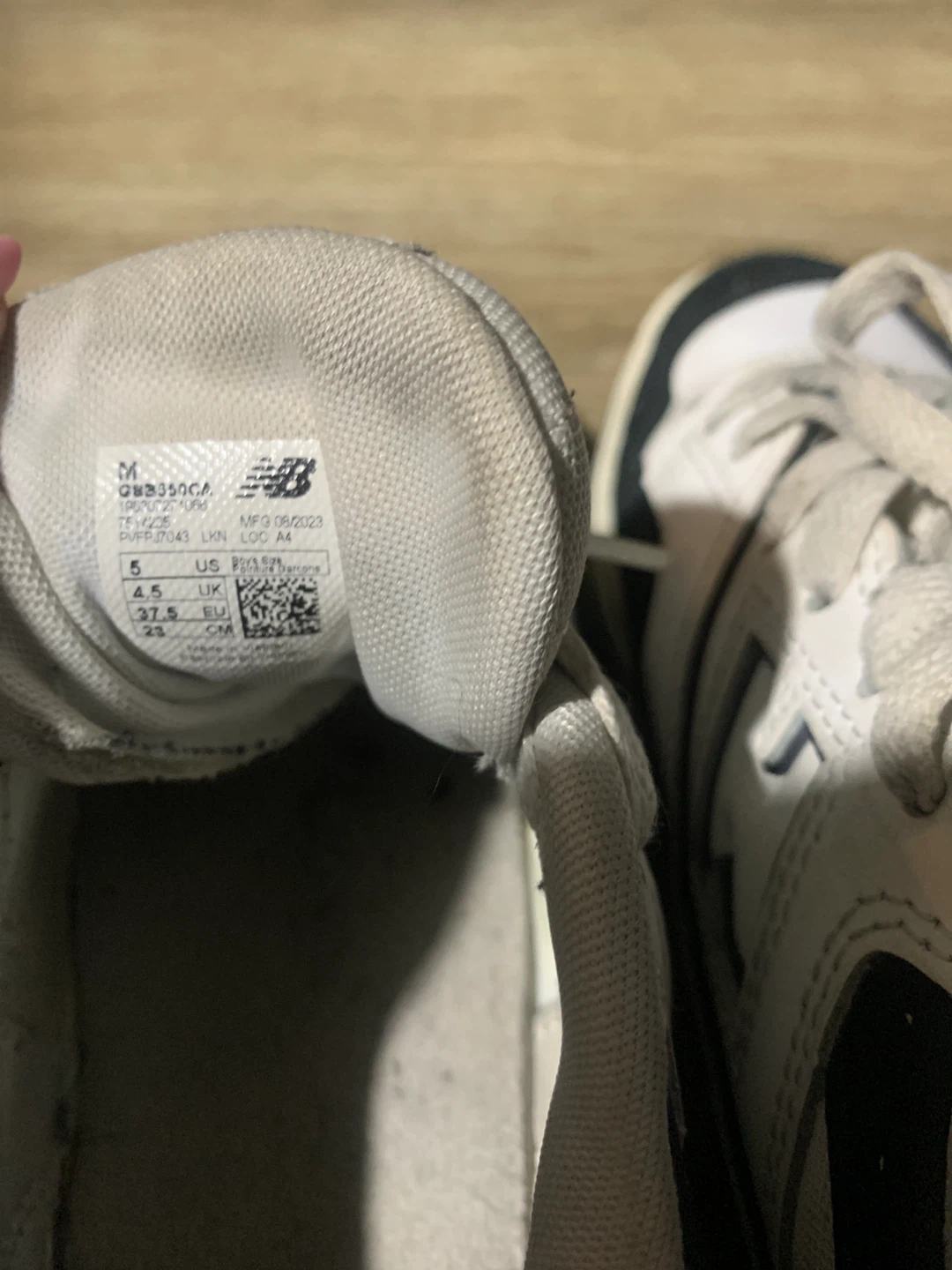 New Balance 550 White Black Sneakers Size 5 US - photo 4
