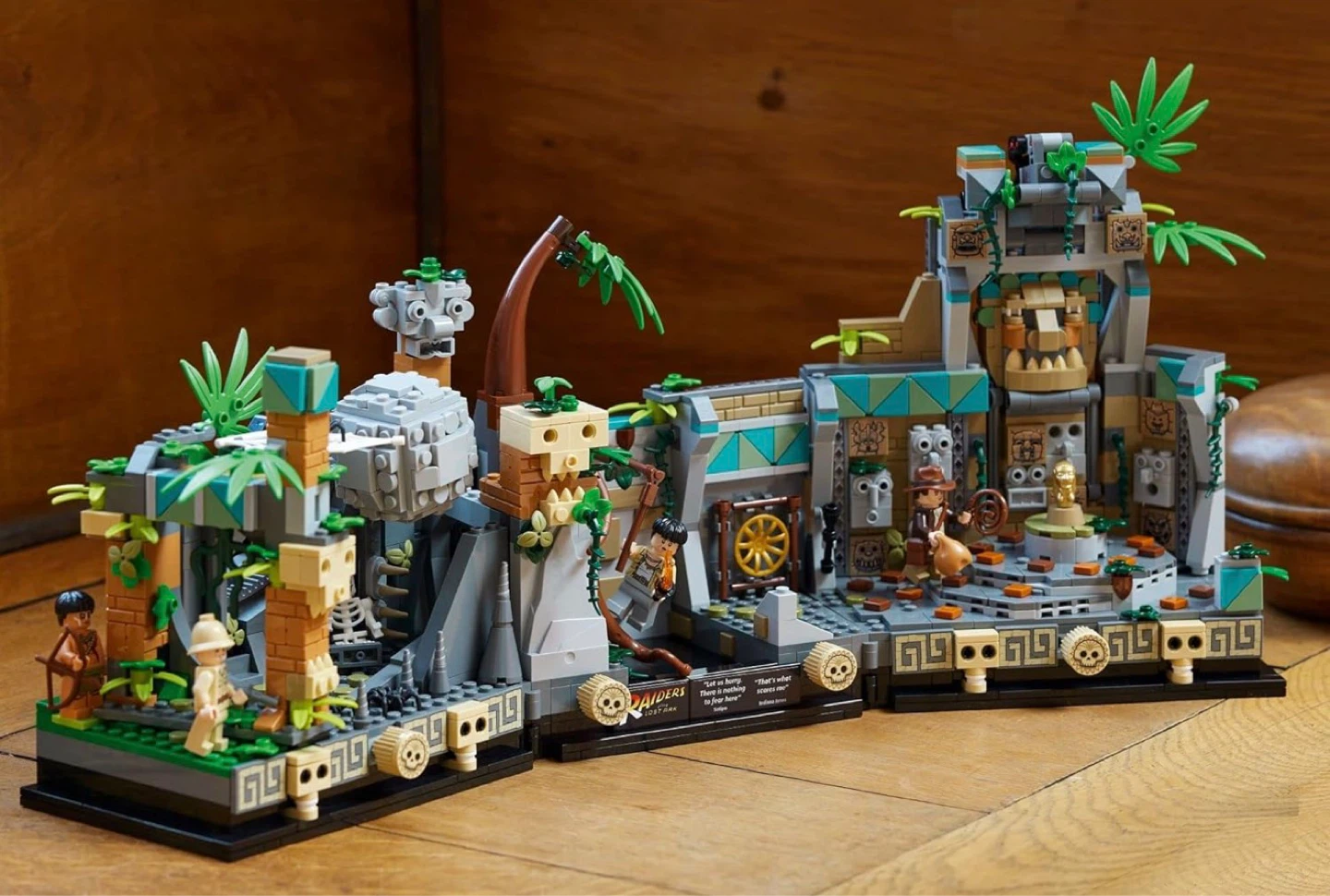 LEGO Raiders of the Lost Ark Temple of the Golden Idol 77015 - photo 3