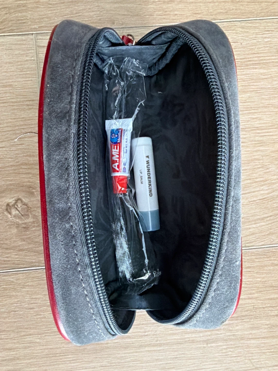 Austrian Airline Business Class Travel Toiletry Bag - photo 4