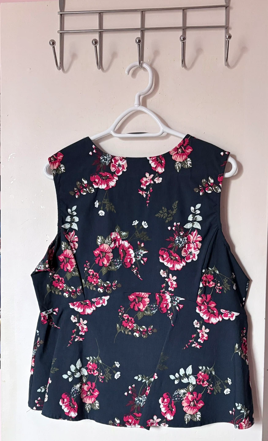 Floral Sleeveless Top - photo 2