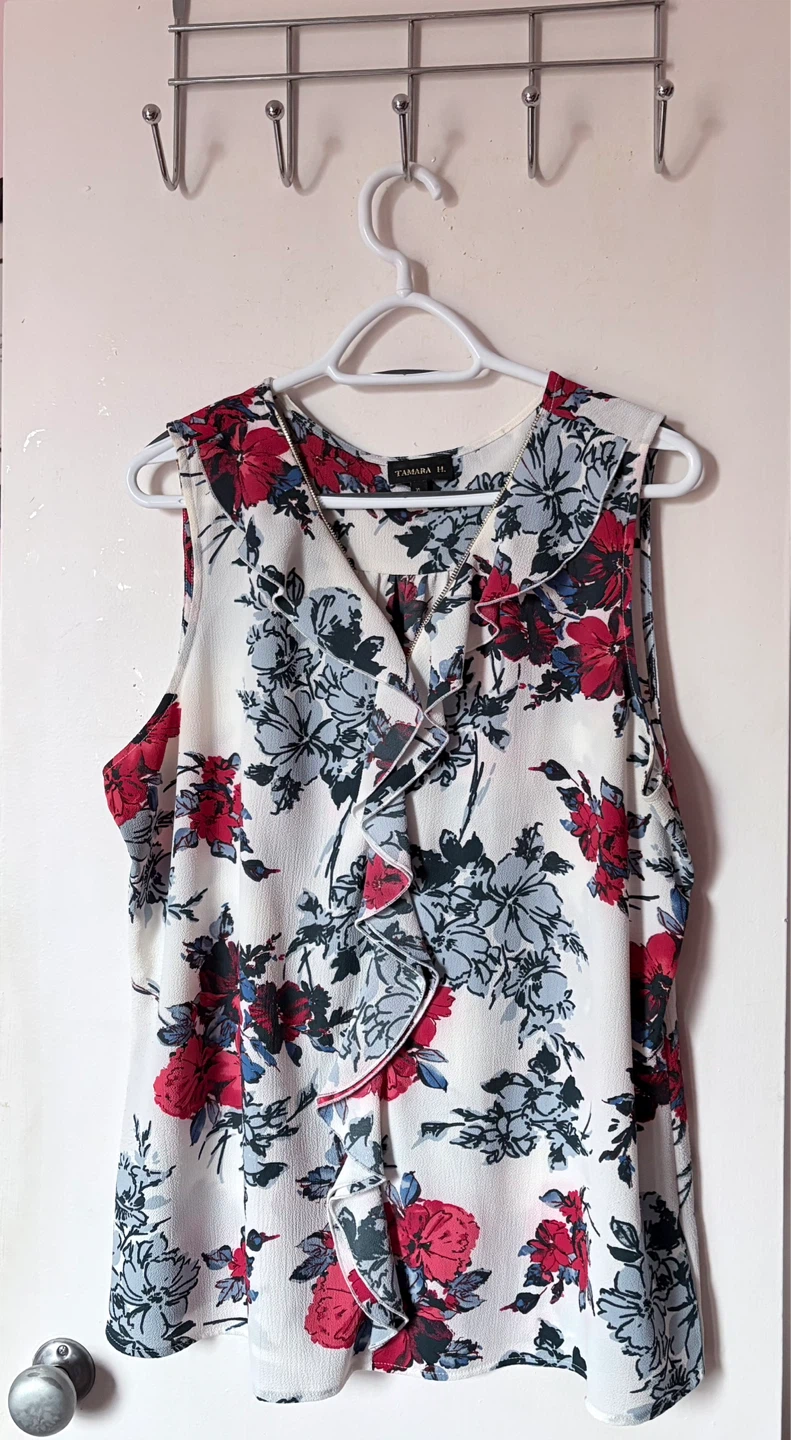 Women's Floral Sleeveless Blouse