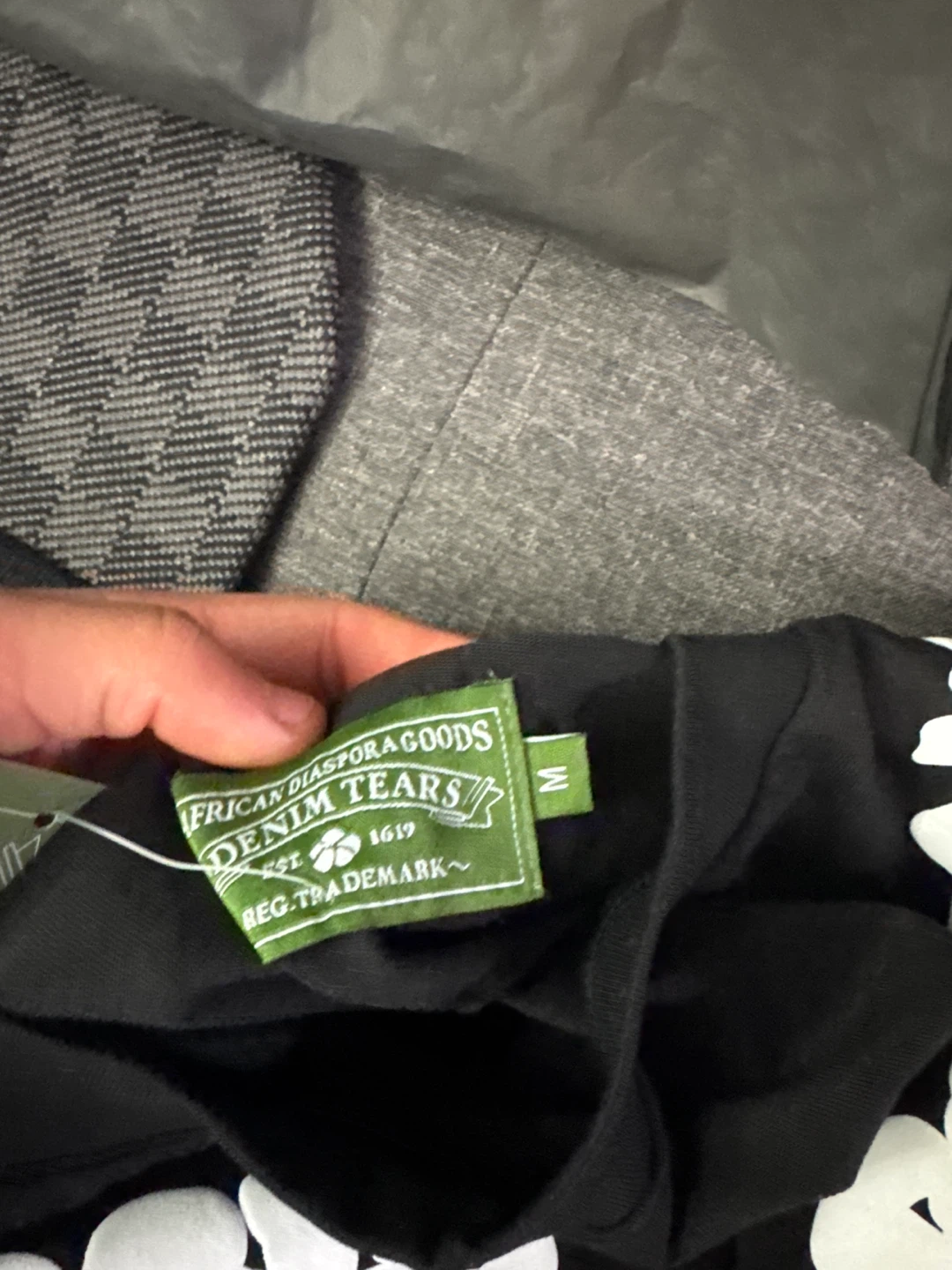 Essentials, Louis Vuitton, denim tears. - photo 5