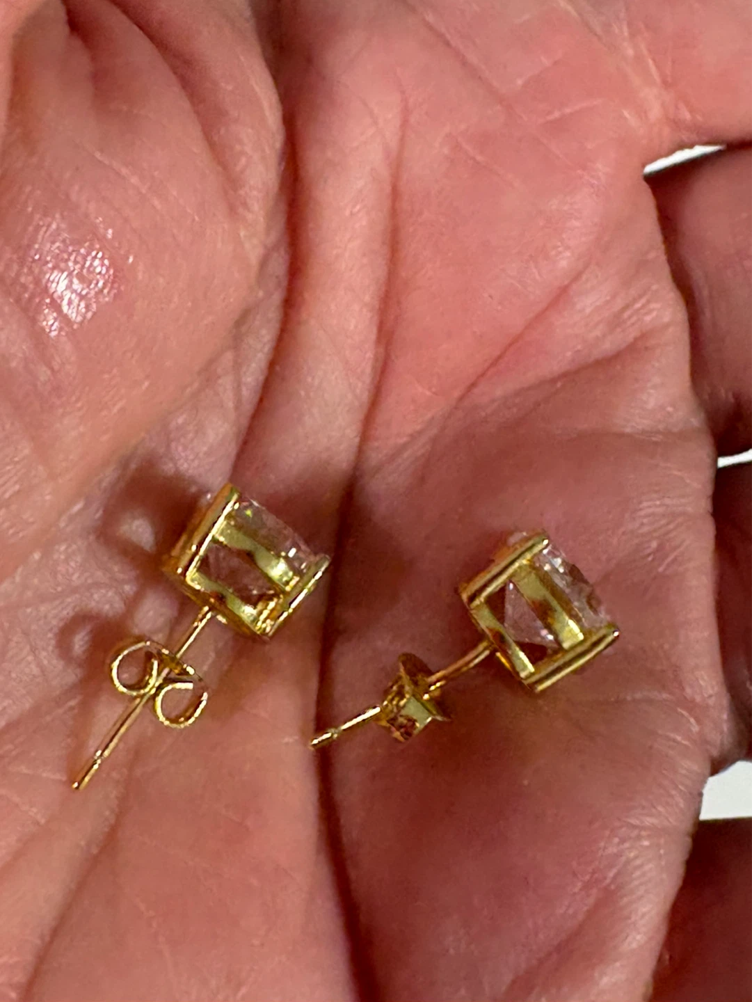 Boucles d'oreilles dorées avec pierres scintillantes - photo 3