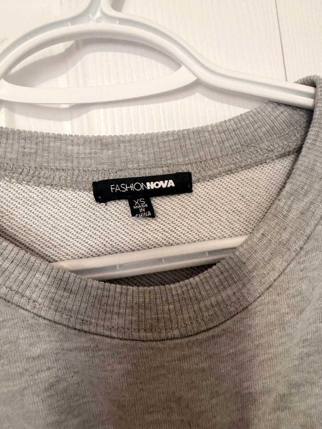 Fashion Nova Grey Cropped Twist Sweatshirt XS - photo 3